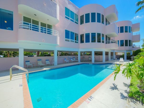 Gulf Front Holmes Beach Vacation Rental 3 Bedroom Condo