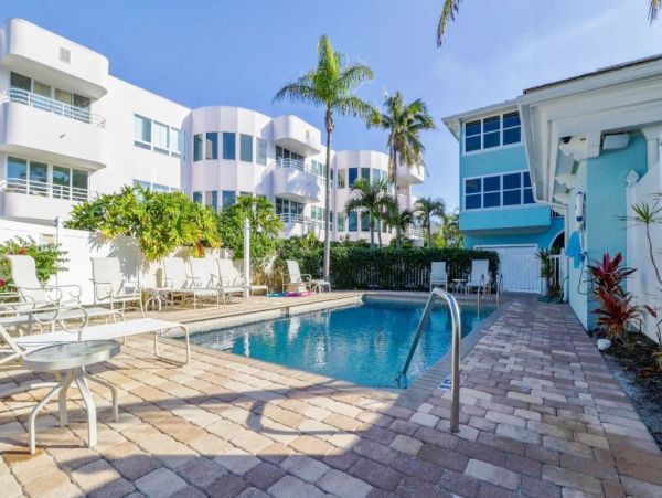 Anna Maria Vacation Condo 3 Bedrooms with Gulf View