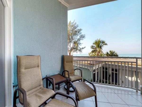 Anna Maria Vacation Condo 3 Bedrooms with Gulf View