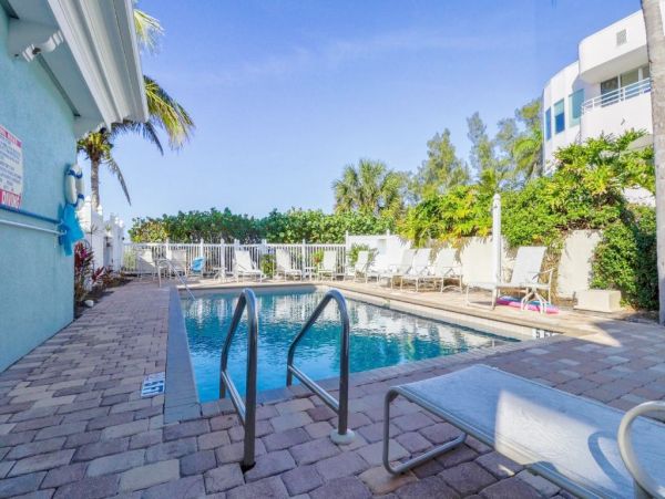 Anna Maria Vacation Condo 3 Bedrooms with Gulf View
