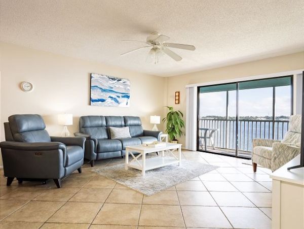 Bradenton Beach Two Bedroom Condo Rental Full Bay Views