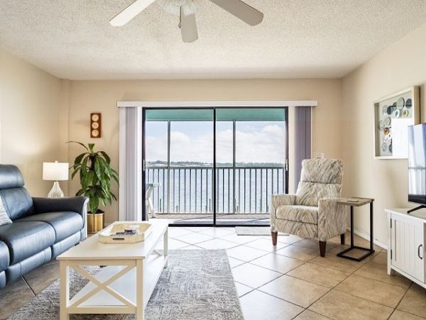 Bradenton Beach Two Bedroom Condo Rental Full Bay Views