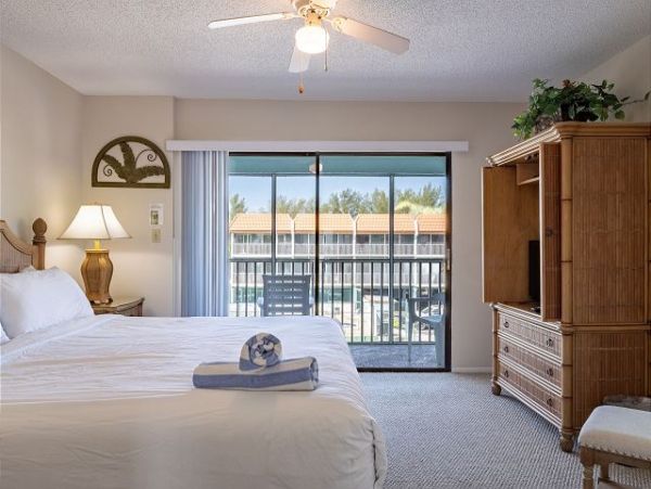 Bradenton Beach Two Bedroom Condo Rental Full Bay Views