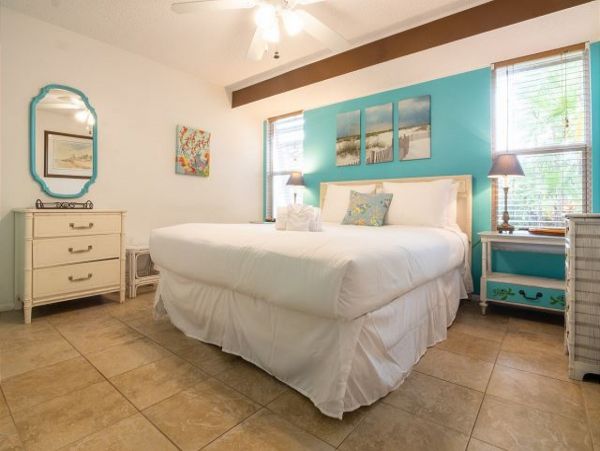 Anna Maria Rental Home Sleeps 10 Short Walk to Beach