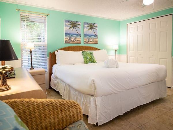 Anna Maria Rental Home Sleeps 10 Short Walk to Beach