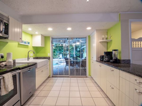 Anna Maria Rental Home Sleeps 10 Short Walk to Beach