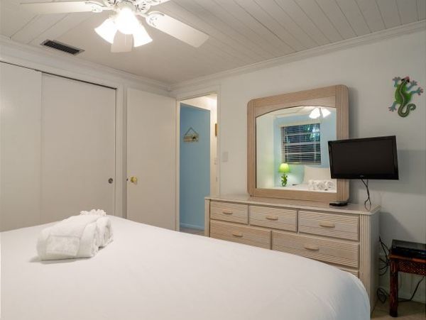 Anna Maria Rental Home Sleeps 10 Short Walk to Beach