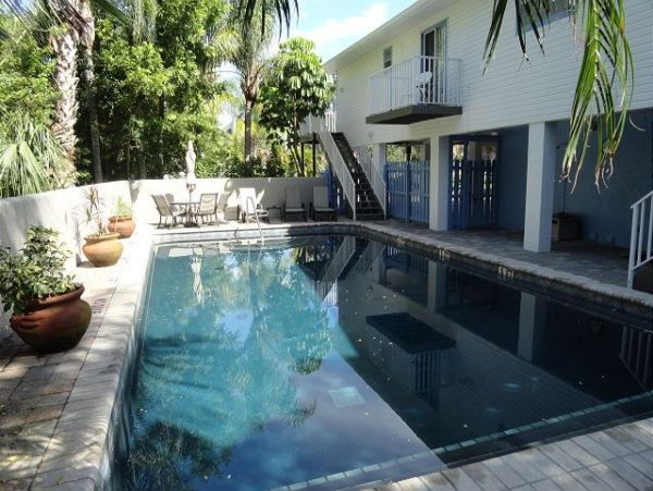 Holmes Beach Two Bedroom, Two Bath Value Priced Condo