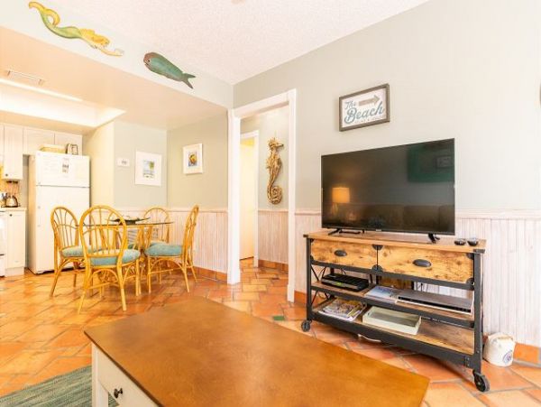Holmes Beach Two Bedroom, Two Bath Value Priced Condo