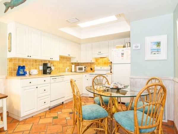 Holmes Beach Two Bedroom, Two Bath Value Priced Condo