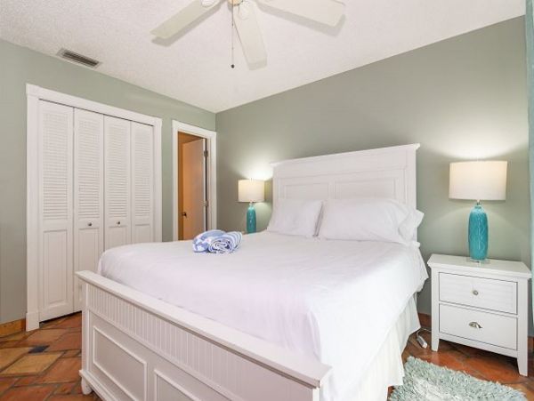 Holmes Beach Two Bedroom, Two Bath Value Priced Condo