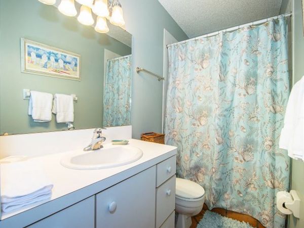 Holmes Beach Two Bedroom, Two Bath Value Priced Condo
