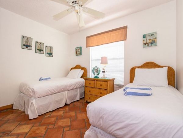 Holmes Beach Two Bedroom, Two Bath Value Priced Condo