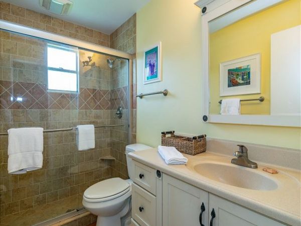 Holmes Beach Two Bedroom, Two Bath Value Priced Condo