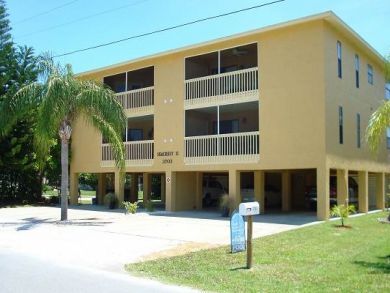 Excellent vacation condo in Holmes Beach,Florida