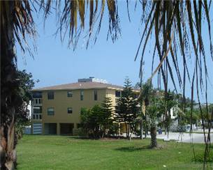 Small rental Comple on Anna Maria Island
