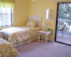 Guest Bedroom with 2 twin beds