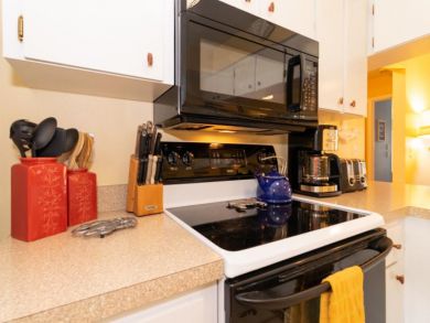 Anna Maria Value Vacation Condo Sleeps 6 with Communal Pool