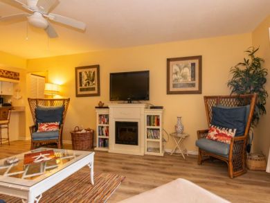 Anna Maria Value Vacation Condo Sleeps 6 with Communal Pool