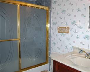 Bathroom with tub