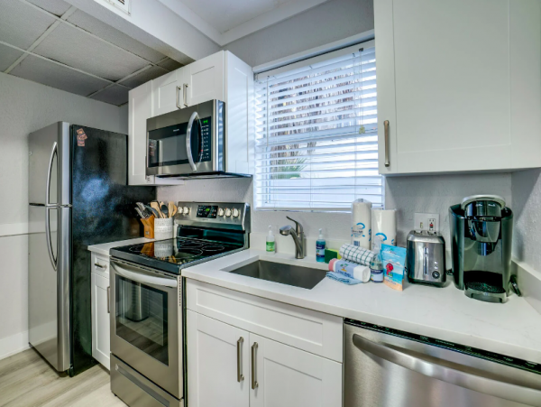 Anna Maria Renovated 2-Bedroom Condo Steps from the Gulf