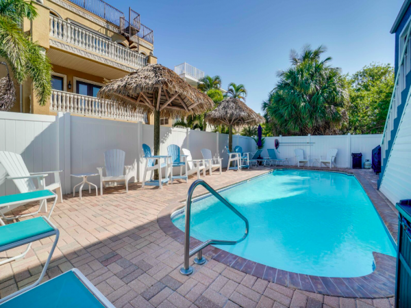 Anna Maria Renovated 2-Bedroom Condo Steps from the Gulf