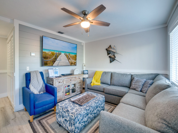 Anna Maria Renovated 2-Bedroom Condo Steps from the Gulf