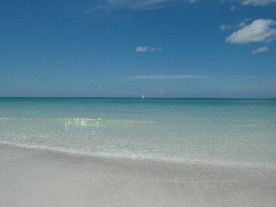 Two Bedroom Anna Maria Condo - Close to Beach. Value Rates