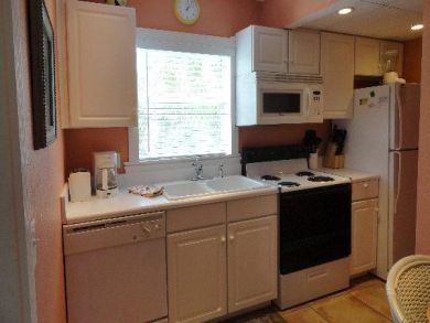 Two Bedroom Anna Maria Condo - Close to Beach. Value Rates