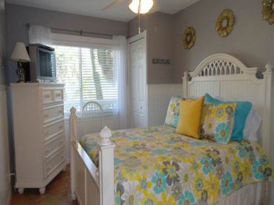 Bradenton Beach Vacation Rentals with 2 Bedrooms - additional view, photo 2