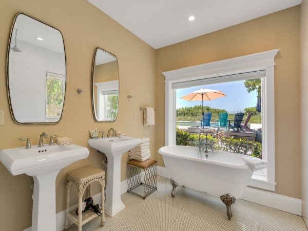 4 Bedroom Beachfront Luxury Vacation Villa Anna Maria Island