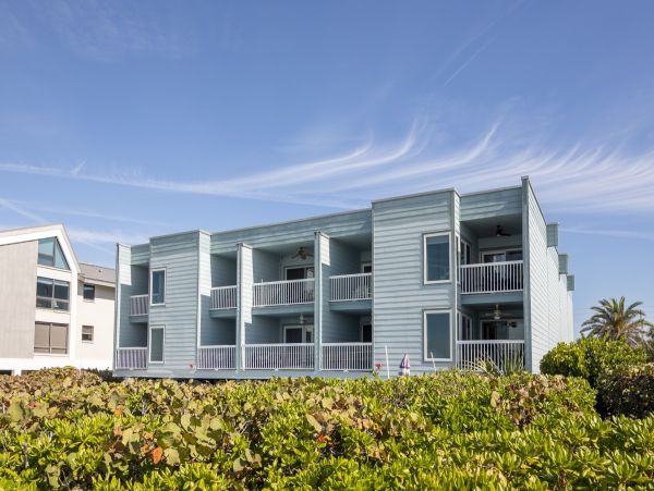 Anna Maria Island Beachfront 2 Bedroom Condo with Pool & Views