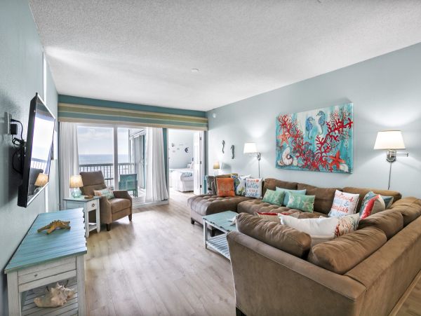 Anna Maria Island Beachfront 2 Bedroom Condo with Pool & Views