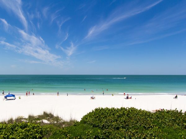 Anna Maria Island Beachfront 2 Bedroom Condo with Pool & Views