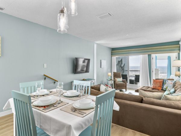 Anna Maria Island Beachfront 2 Bedroom Condo with Pool & Views