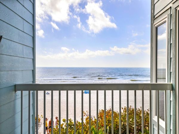 Anna Maria Island Beachfront 2 Bedroom Condo with Pool & Views