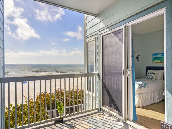 Anna Maria Island Beachfront 2 Bedroom Condo with Pool & Views