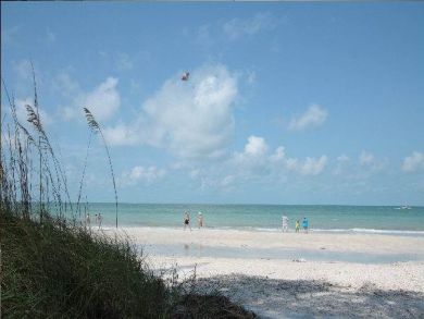 Pool Home with 4 Bedrooms to Rent on Anna Maria Island.