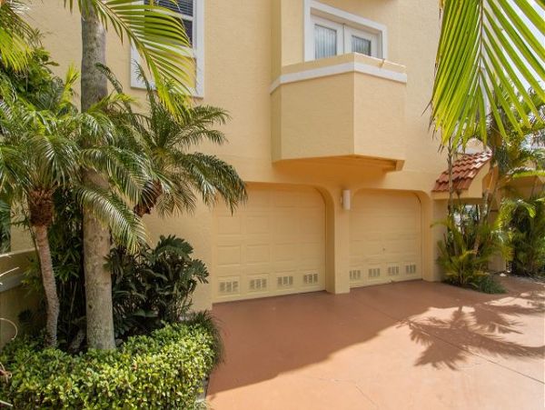 Located on Gulf Drive Anna Maria Home with Gulf Views