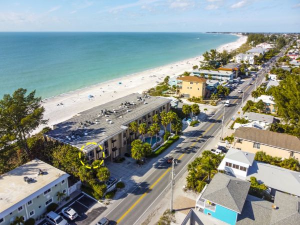 Anna Maria One Bedroom Sleeps 5 Views Of The Gulf of Mexico