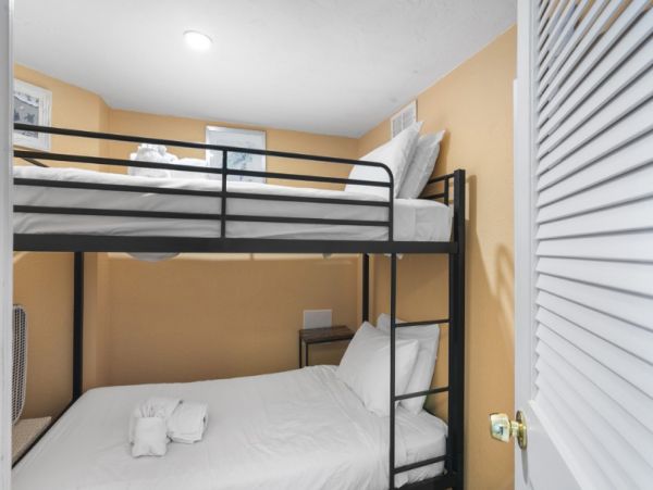 Anna Maria One Bedroom Sleeps 5 Views Of The Gulf of Mexico