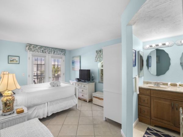 Anna Maria One Bedroom Sleeps 5 Views Of The Gulf of Mexico