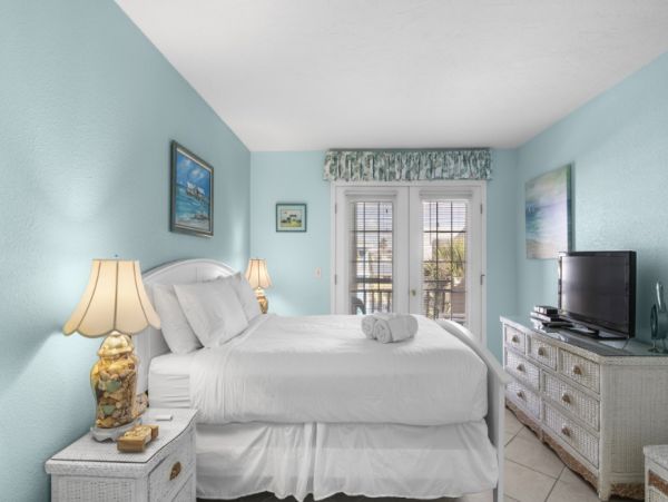 Anna Maria One Bedroom Sleeps 5 Views Of The Gulf of Mexico