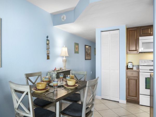 Anna Maria One Bedroom Sleeps 5 Views Of The Gulf of Mexico