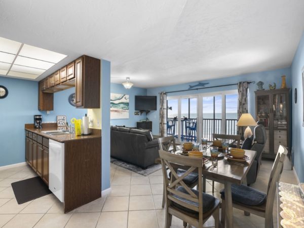 Anna Maria One Bedroom Sleeps 5 Views Of The Gulf of Mexico