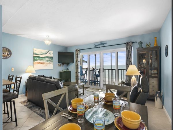Anna Maria One Bedroom Sleeps 5 Views Of The Gulf of Mexico