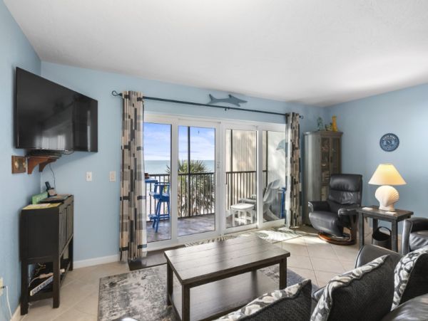 Anna Maria One Bedroom Sleeps 5 Views Of The Gulf of Mexico