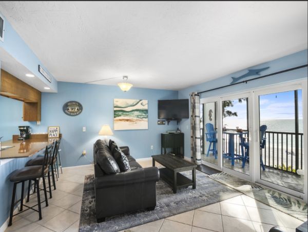 Anna Maria One Bedroom Sleeps 5 Views Of The Gulf of Mexico