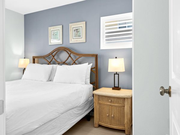 Anna Maria Island Just Renovated Beach Cottage Right on the Sand!