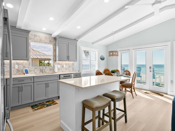 Gulf Front Vacation Rental with Panoramic Views - Florida Beachfront Rental with Private Deck